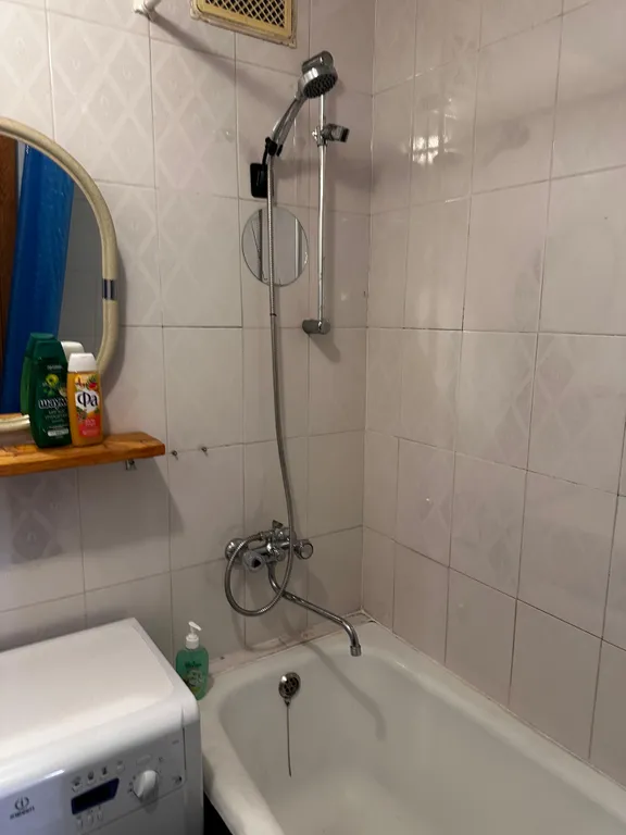 Просторная студия рядом с платиной ареной и прудами