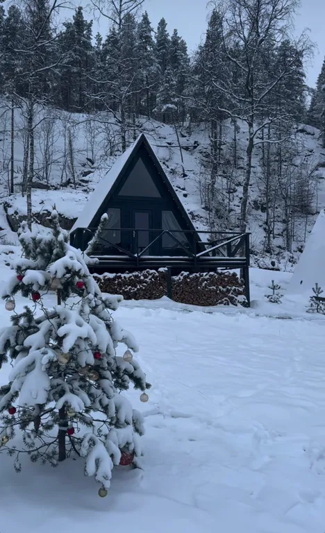 Дом с видом на озеро рядом с Ладожскими шхерами