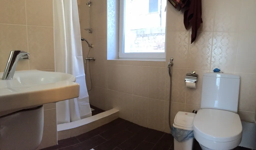 Трёхместный номер с видом на море