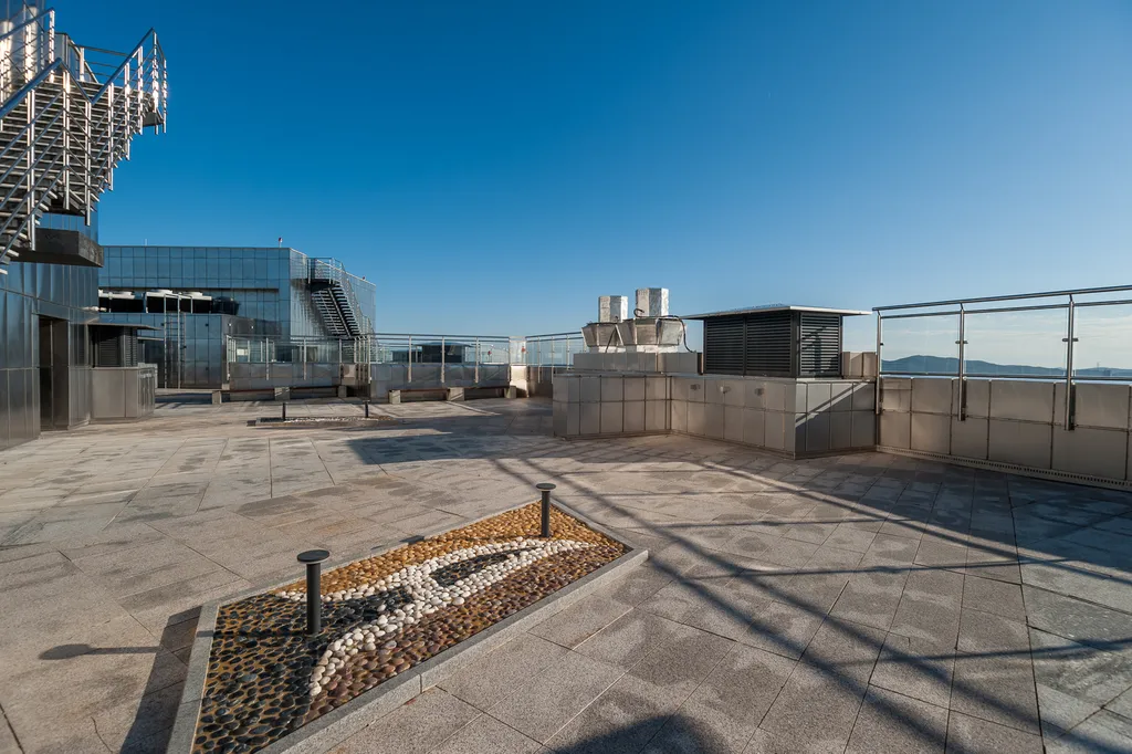 Двухкомнатная квартира в первом небоскрёбе Владивостока!