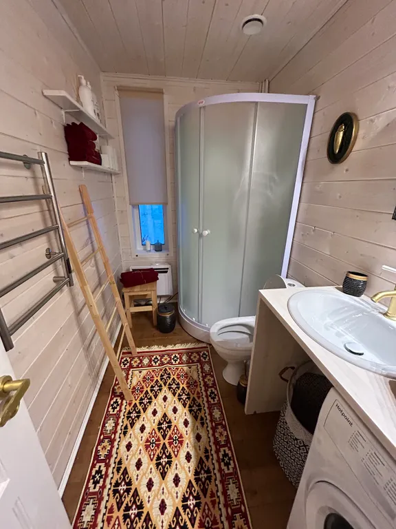 Голландский домик у леса