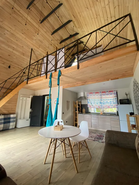 Дом Света с видом на горы в аутентичном пространстве Sunsvet