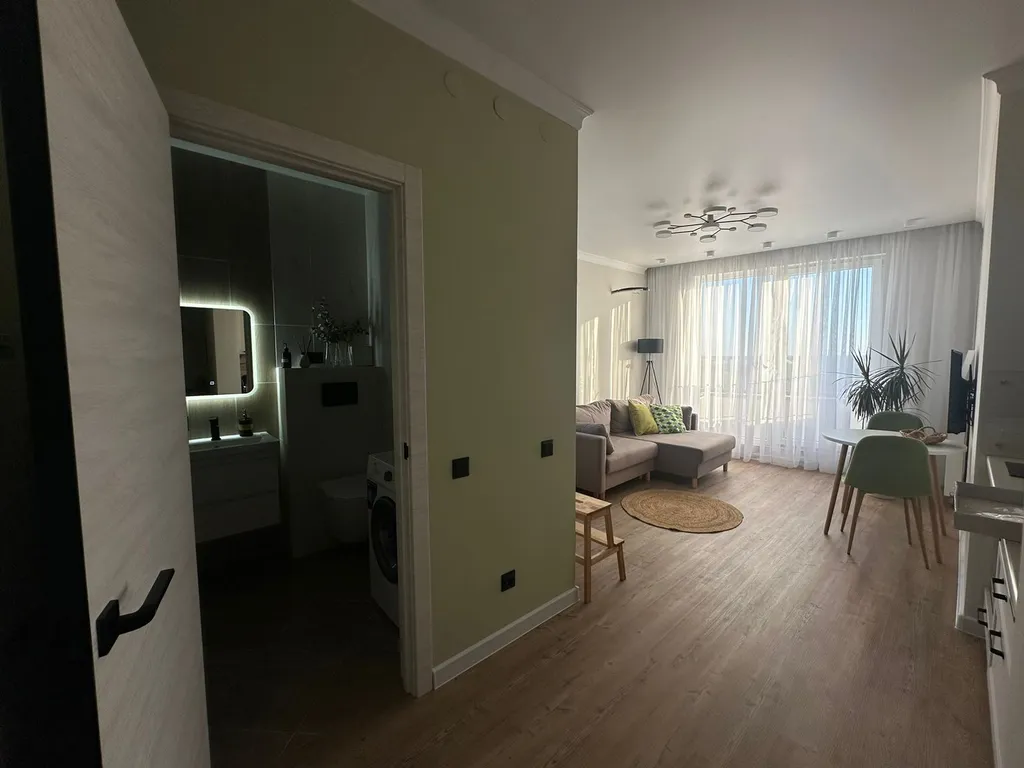 Стильная студия в доме комфорт класса с шикарным видом