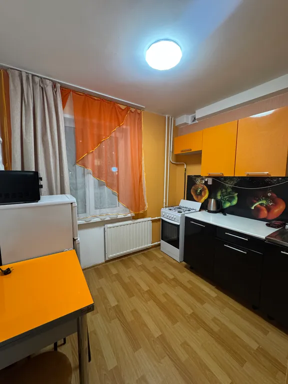 Уютная квартира на 10 лет октября