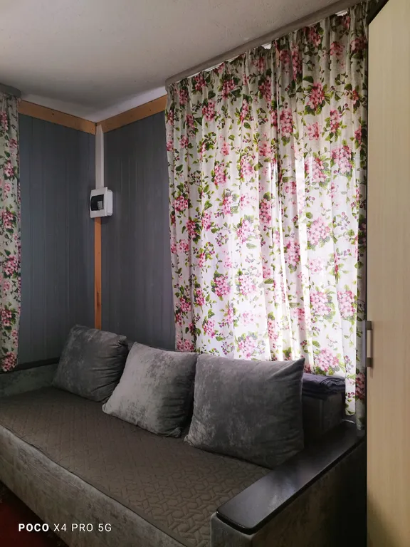 Романтик у реки