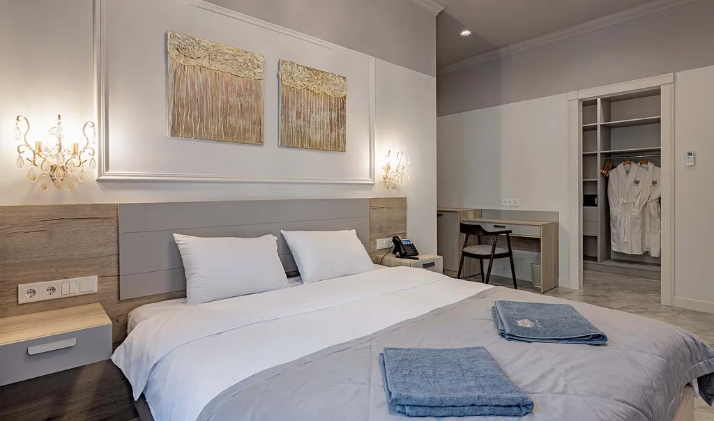 Полулюкс с отдельным входом и террасой