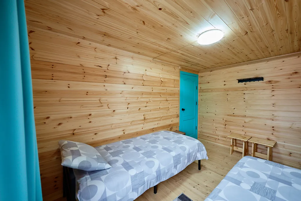 Номер с балконом и видом на телецкое озеро