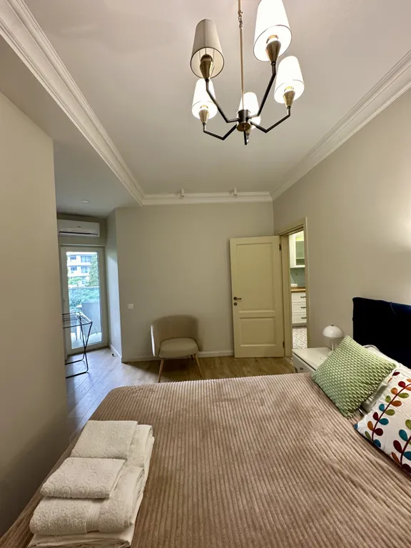 Квартира с отдельным залом и отдельной спальней с террасой на парк