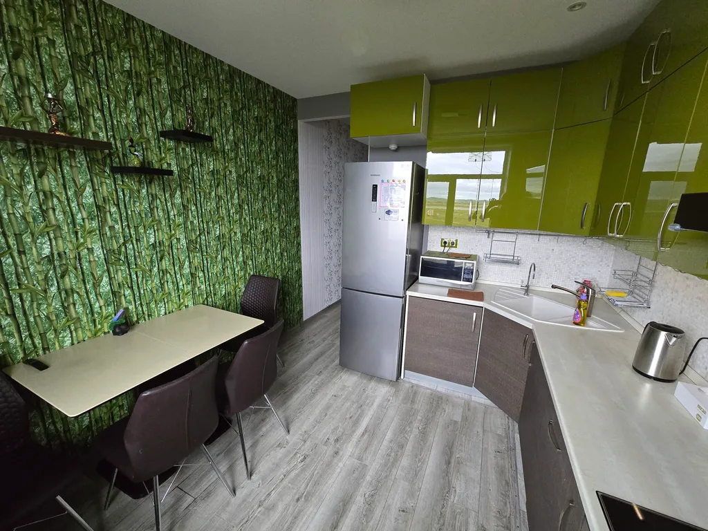 2-х комнатная квартира в Аэропорту с видом на ВПП, залив и г. Анадырь