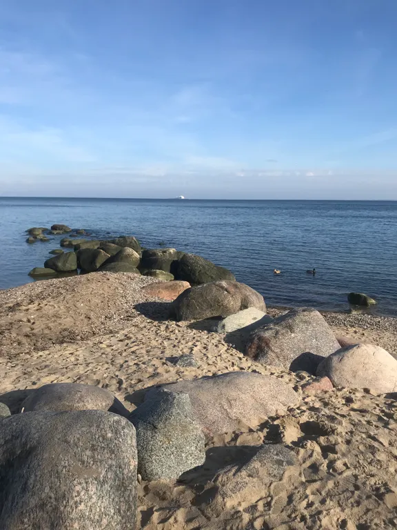 Уютная квартира у моря и леса с большим балконом