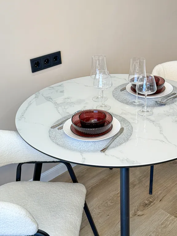 Студия в центре города с видом на набережную