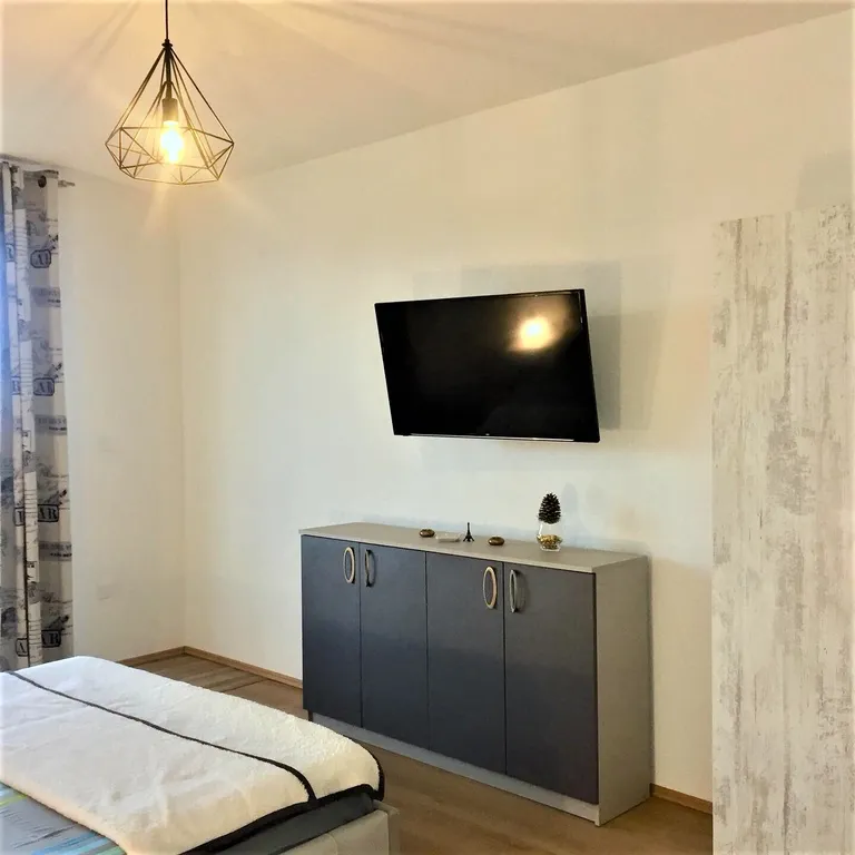 Апартаменты Париж с отдельной спальней и видом на море