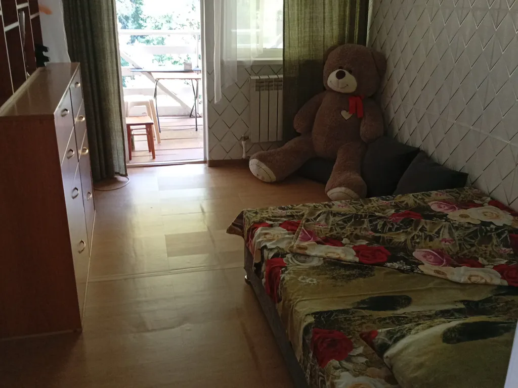 Доми с видом на лес и море