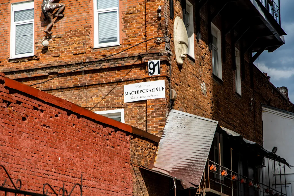 Квартира 2-комнатная в старинном особняке с парковкой