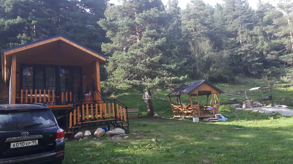 Коттедж Домик-усадьба с панорамным видом на лес и горы — Архыз