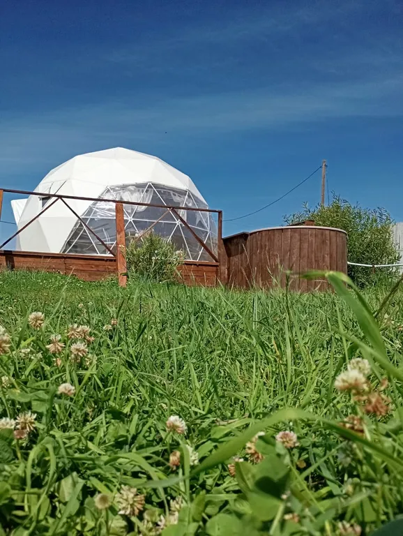 Загородный дом с видом на озеро