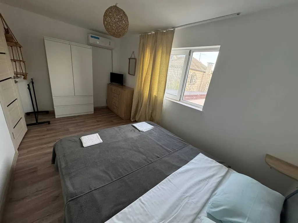 Дом с бассейном и баней рядом с лучшим песчаным пляжем в Орловке