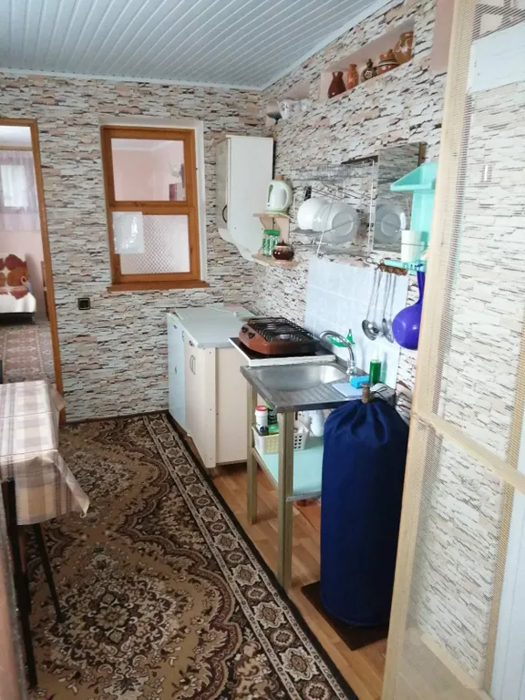 Уютный домик с собственным двором и видом на море, душ и туалет в доме