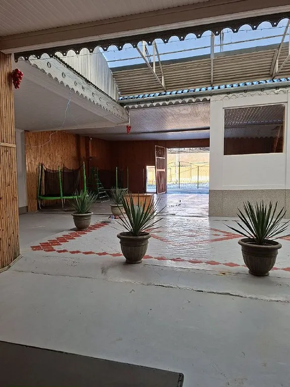 Уютный дом возле термального источника по дороге на курорт Мамисон