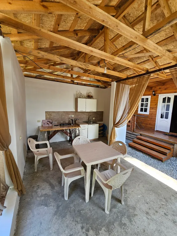 Коттедж Эко домик с парковкой возле горной реки — Гагра