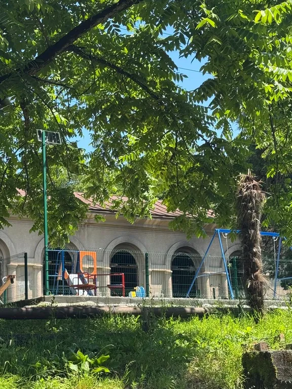 Просторная трёхкомнатная квартира на берегу моря в районе пляжа Мокко