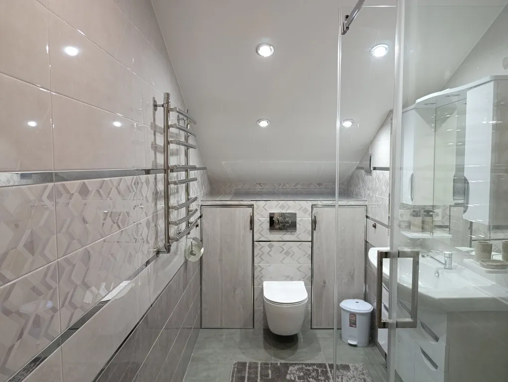 Уютный домик в деревне с беседкой и мангалом на улице