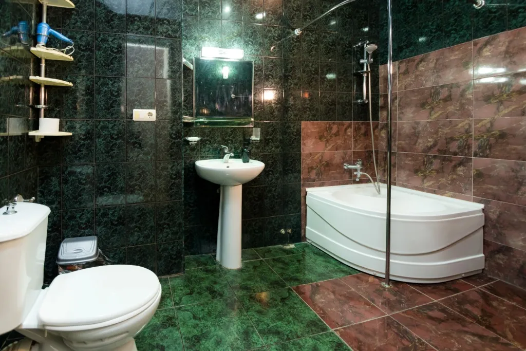 Трехкомнатная квартира с верандой в центре города