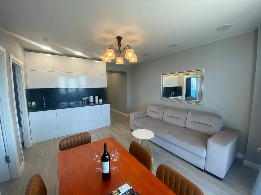 Двухкомнатные апартаменты с видом на море и парк