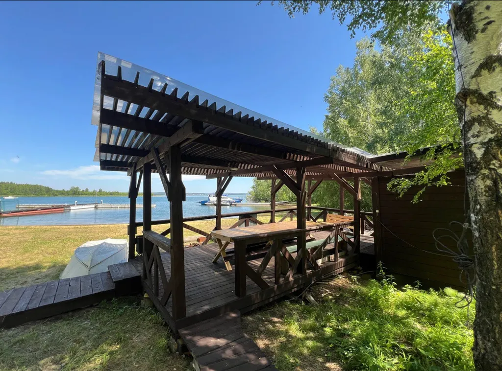 Вилла на берегу Ангары