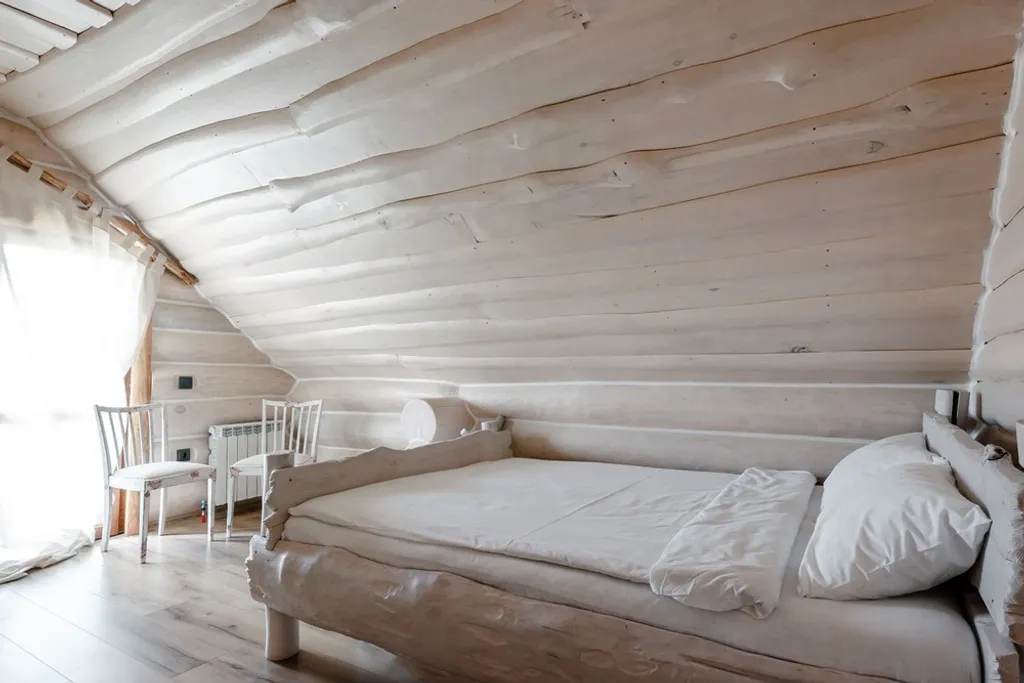 Экодом из вековой сосны с прудом и 7-м бассейном в 23 км от Минска