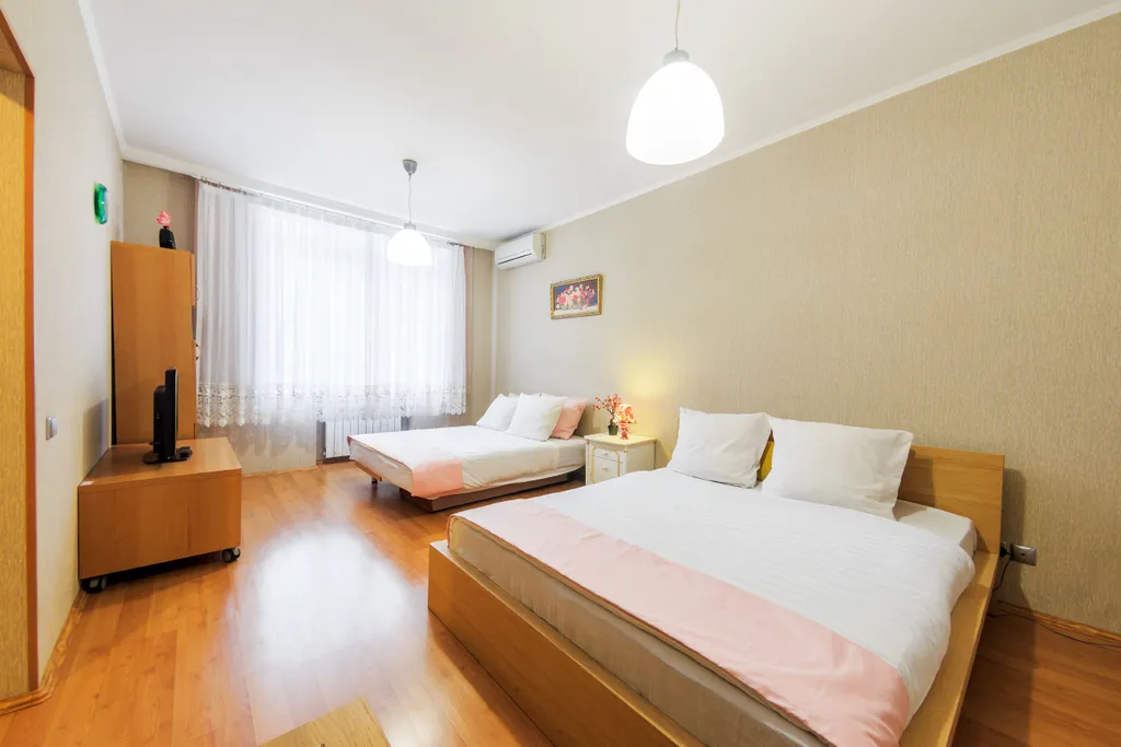 Квартира Квартира в центре у ДЦ Высоцкий. Парковка. — Екатеринбург