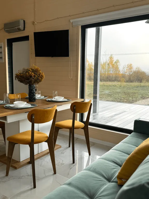 Домик для отдыха с видом на большую воду