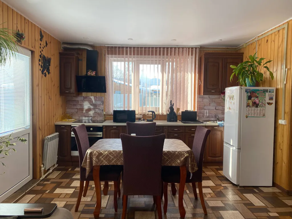 Домик у Озера Байкал