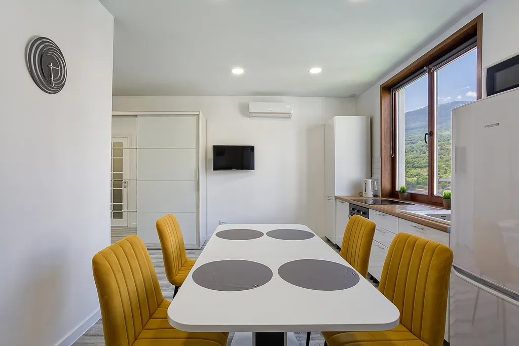 3-комнатная квартира 180В с видом на море