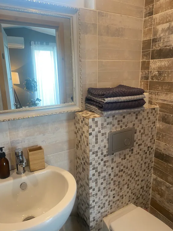 Дом на горе с видом на море