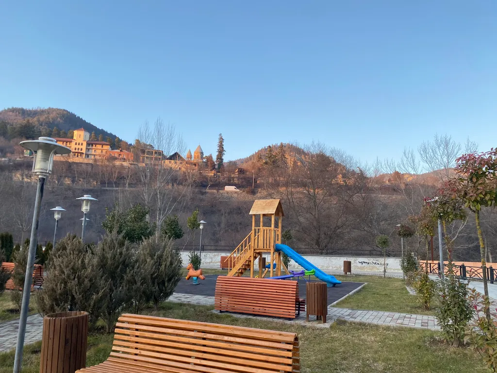 Студия у парка на 1 этаже с отдельным входом со стороны улицы