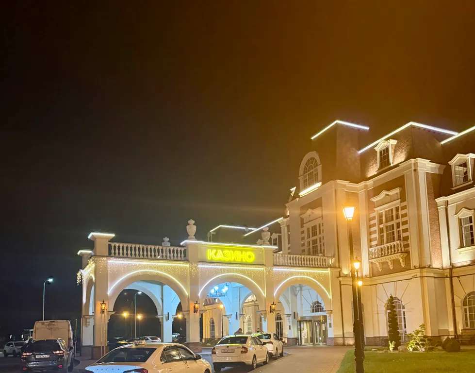 Дом с баней, караоке, PlayStation и Алисой на берегу моря