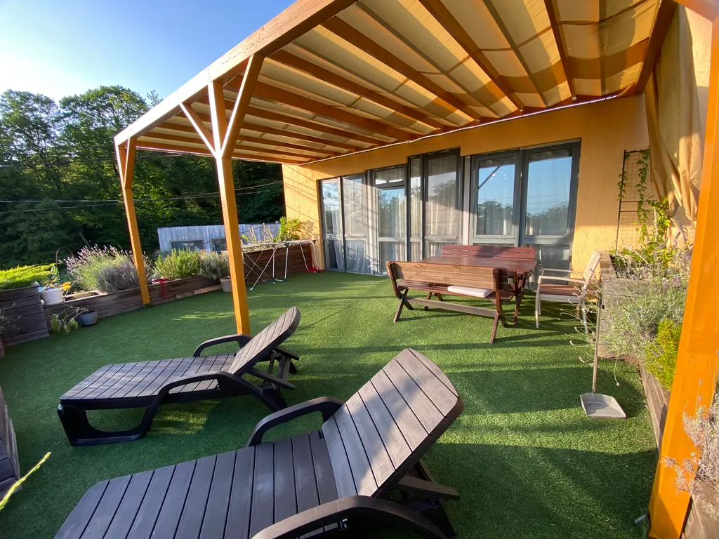 Дом в Хосте с видом на море