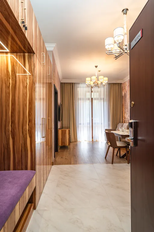 Апартаменты с новым ремонтом и 2 спальнями