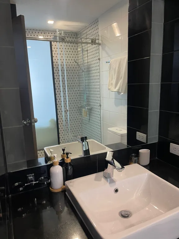 Апартамент для отдыха с детьми в тихом месте на берегу моря