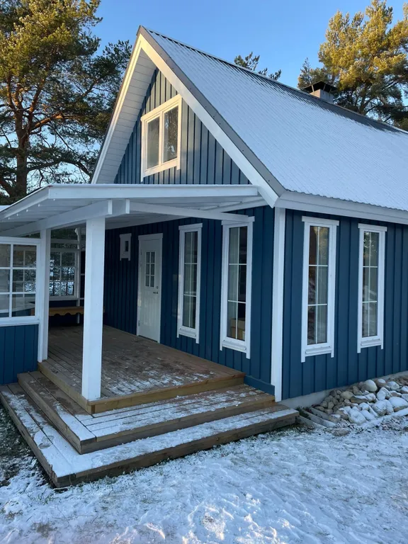 Уютный дом на берегу речки, в финском стиле