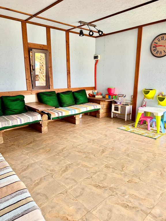 Комфортное проживание в лесу у моря