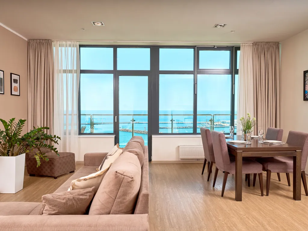 Брэвис Делюкс ЛаМар (3-х комнатные апартаменты) с панорамным видом на