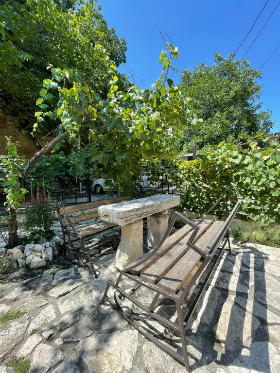 Виноградный домик 2-комнатный с кухней у Парка и Цветник