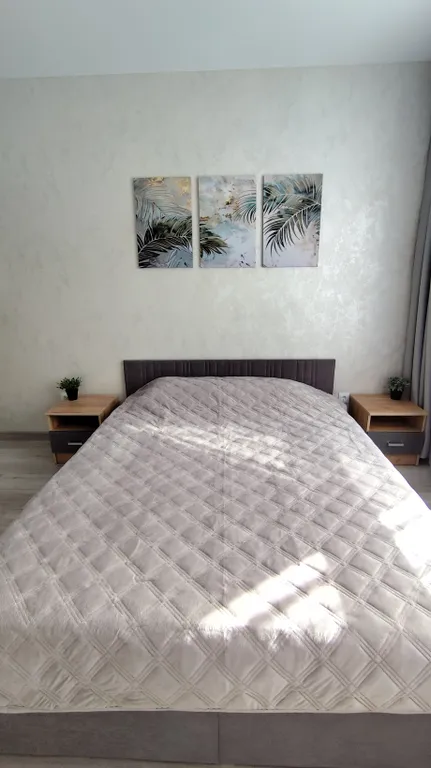 Уютная двухкомнатная квартира в новом жк на берегу озера