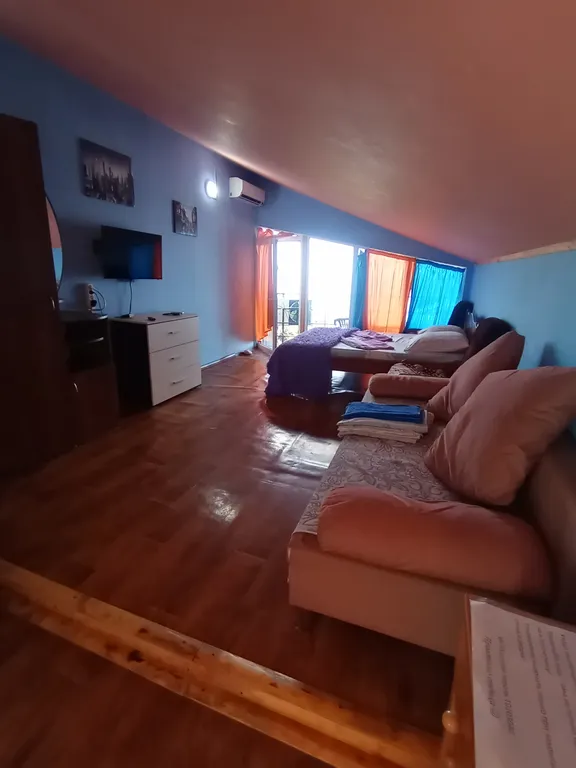 Студия с видом на море