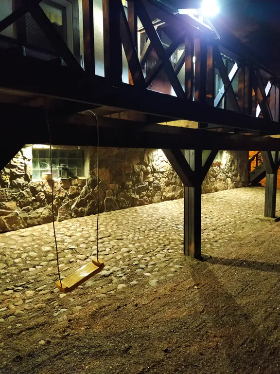 Дом на берегу озера