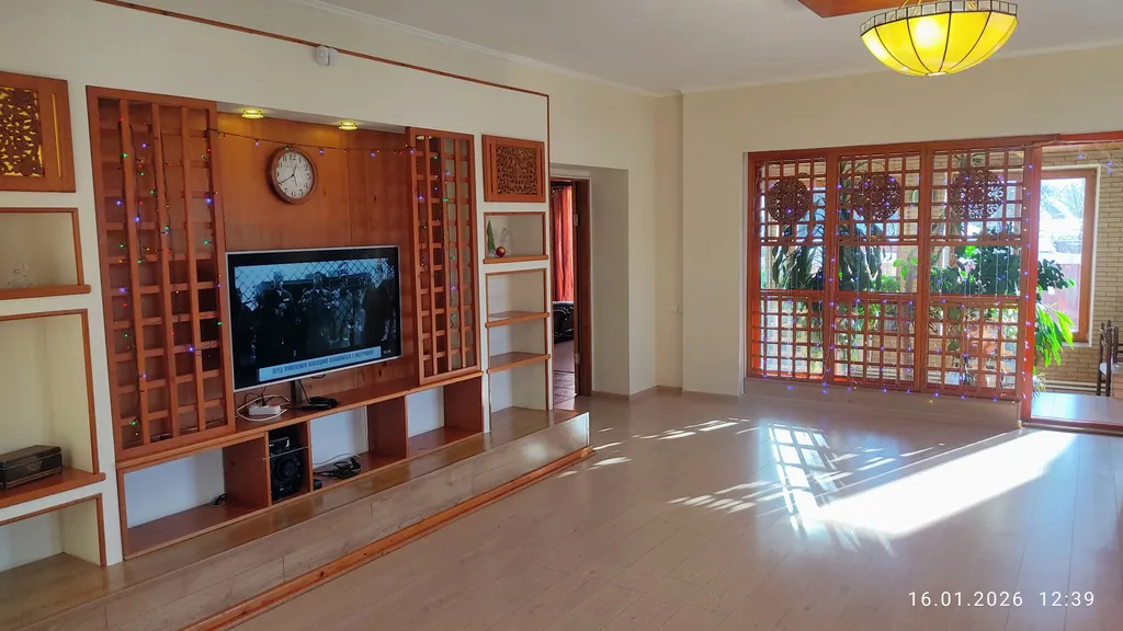 Уютный дом на опушке леса