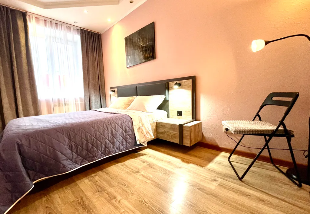 Трешка в центре рядом с ТЦ Галерея