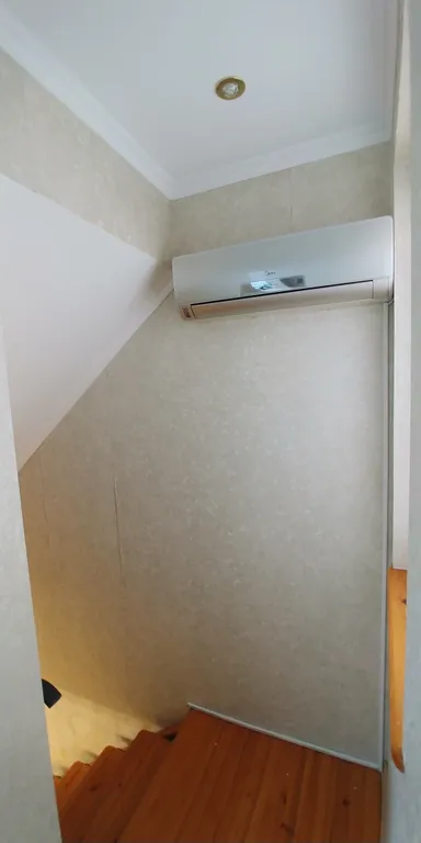 Жилой дом с внутренним двориком, рядом море